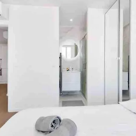 Beautiful 2-room On The Croisette In *